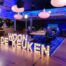 Landelijk Congres Flexwonen bij Nieuwe Buitensociëteit Zwolle, met een spreker op het podium en een geïnteresseerd publiek.