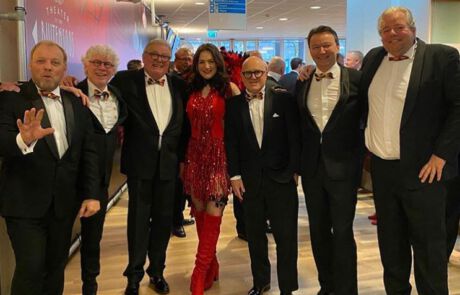 Foto van gasten tijdens De Sassendonkse Heerenzitting.